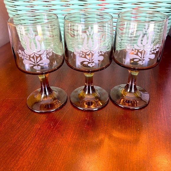 SALE Vintage Pfaltzgraff Village Design Etched Libbey Tawny Brown Wine Glasses - Picture 2 of 8